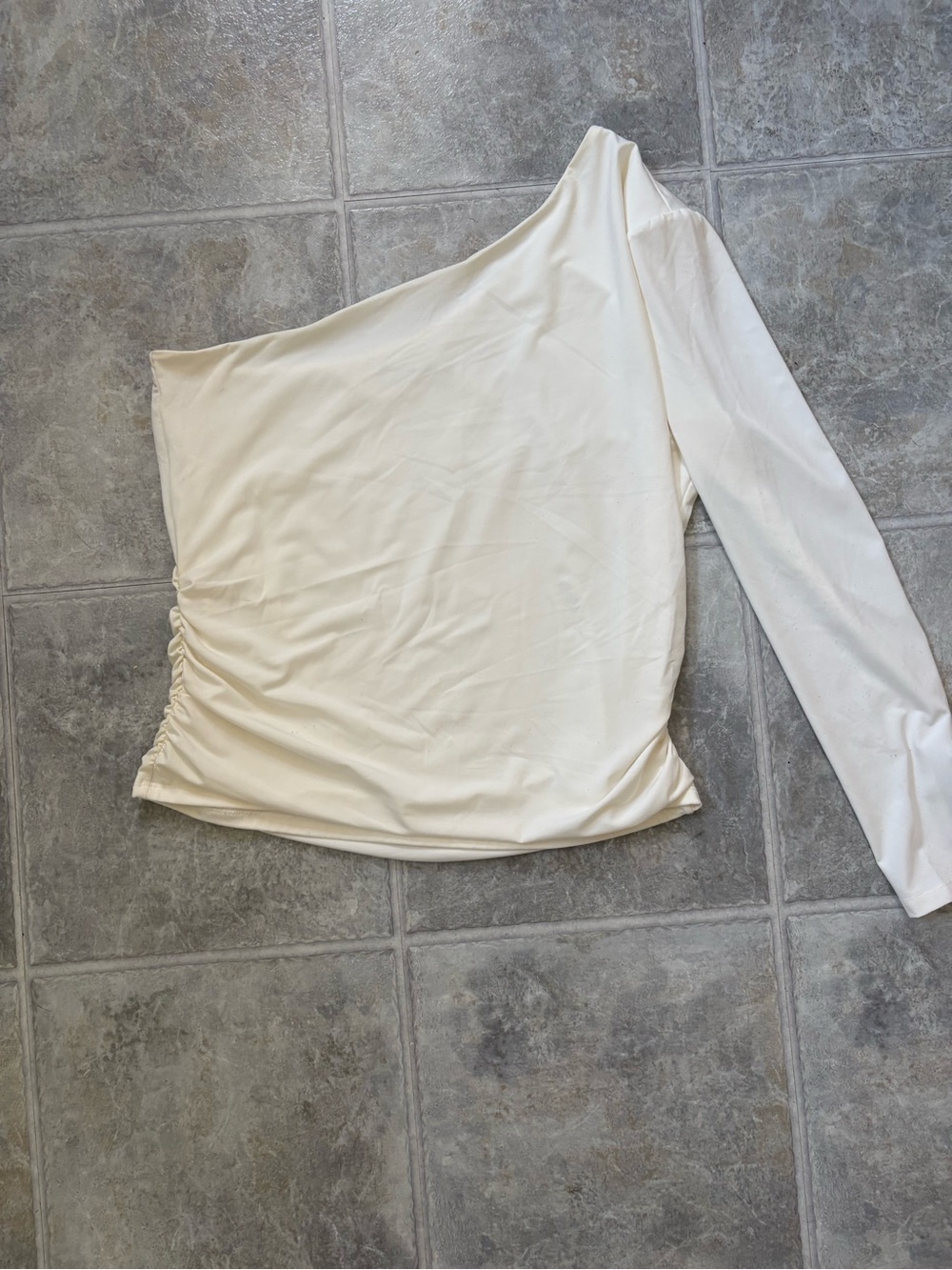 Abercrombie & Fitch One-Shoulder Long Sleeve Top in Cream